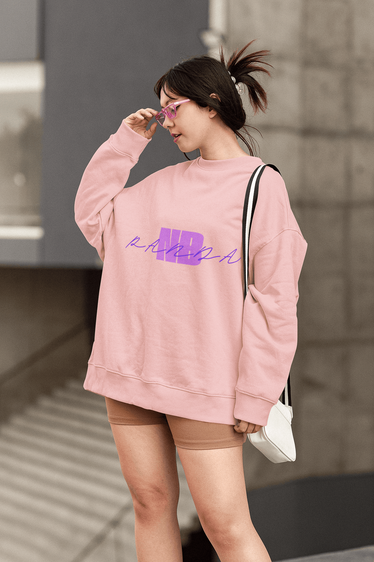 Oversized Sweatshirt for Women in Baby Pink – Comfy & Stylish Streetwear